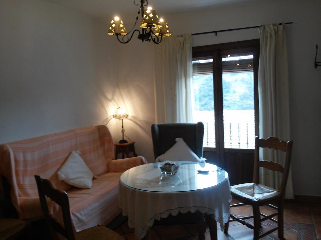 Apartamentos Rurales Jardines Del Visir Хенальгуасіль Екстер'єр фото
