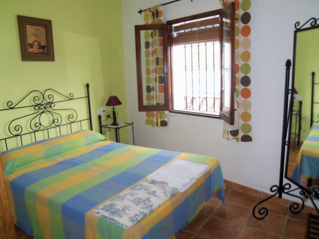 Apartamentos Rurales Jardines Del Visir Хенальгуасіль Екстер'єр фото